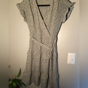 Monteau Dress floral sage green Size M , Cottage- Core beautiful print flowy